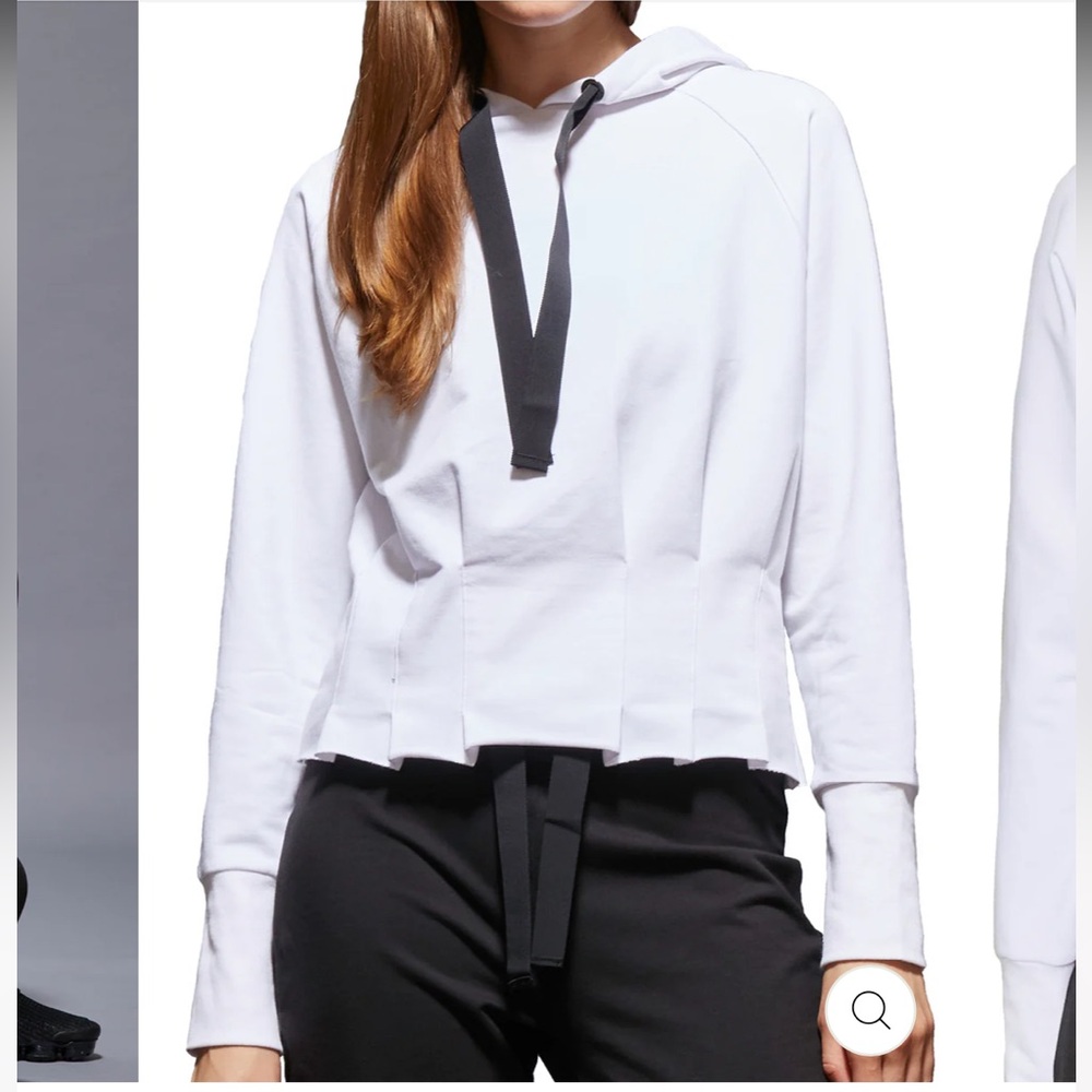 ⭐️EUC⭐️ Urban Savage Women's White Hoodie w black ties Size L